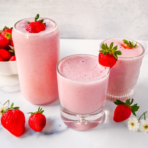 Strawberry Banana Smoothie Recipe. This easy, creamy, refreshing 4-ingredient Strawberry Banana Smoothie is made with strawberries, banana, milk, and a touch of honey and is such a healthy breakfast to start your day.