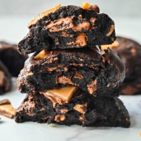 Rich, decadent, dark chocolate cookies filled with chocolate covered toffee chunks. These Levain Bakery Chocolate Toffee Cookies are the perfect chocolate toffee cookie. For extra rich chocolate flavor, add a touch of espresso powder to make Levain Bakery Coffee Toffee Cookies.