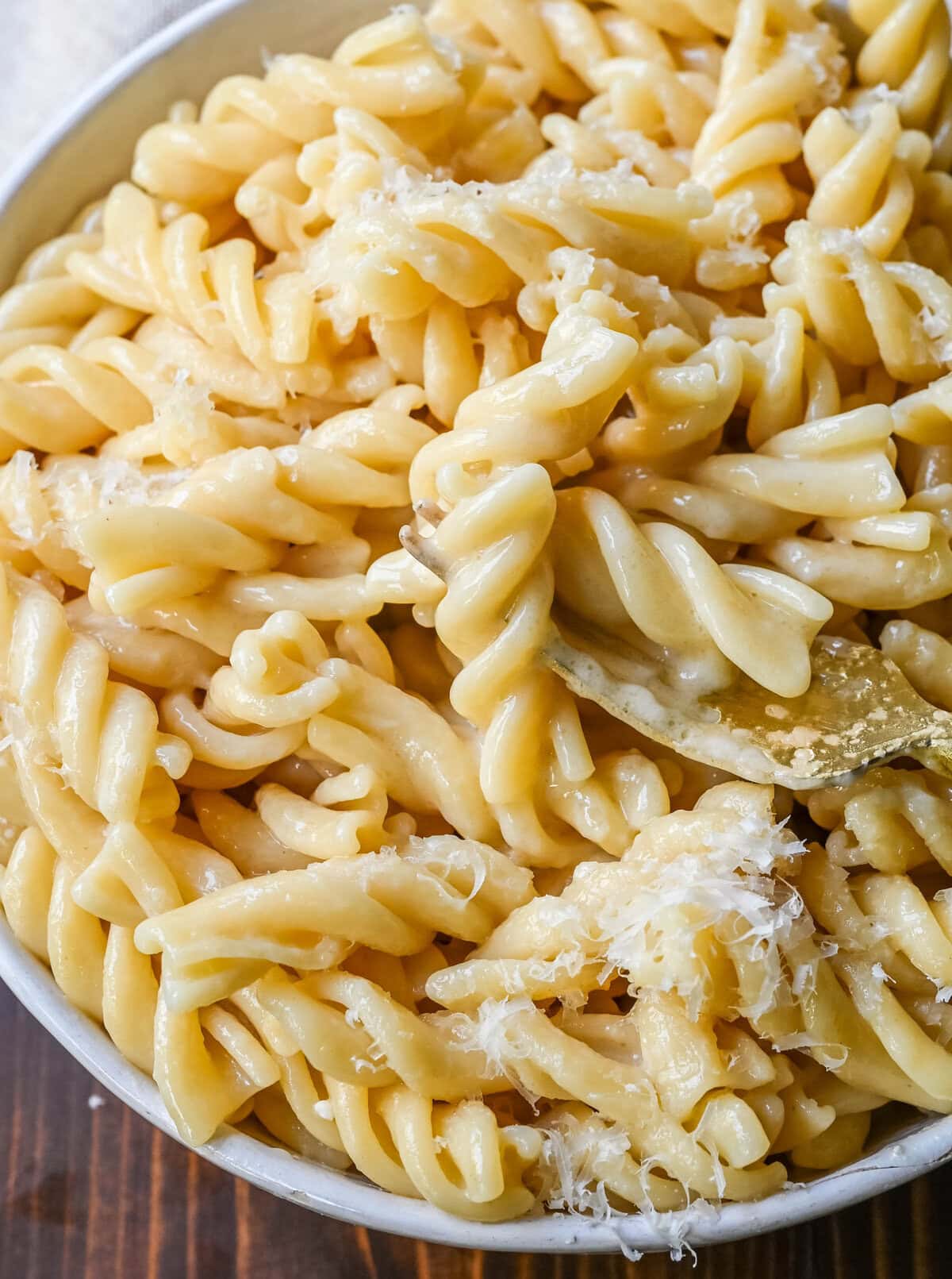 World's Best Buttered Noodles Ingredients. These buttered noodles are the easiest comfort food ever made with tender pasta, butter, and parmesan cheese. You only need 3 ingredients to make this butter parmesan pasta (also known as Burro e Parmigiano).