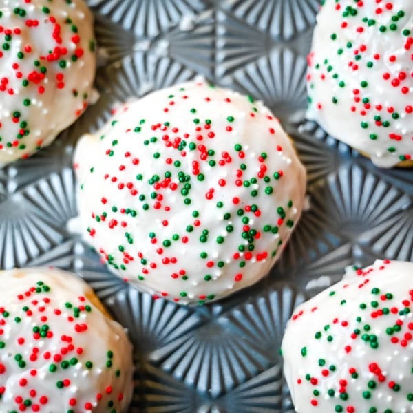 Italian ricotta cookies are one of the most popular Italian Christmas cookies, loved for their melt-in-your-mouth, soft texture. These holiday cookies are topped with a sweet glaze and colorful sprinkles, making them a perfect addition to any Christmas cookie platter. Ricotta cookies capture the flavor of classic Italian holiday baking. Whether you’re hosting a Christmas party or sharing homemade gifts, these easy Christmas cookies are guaranteed to stand out on every dessert table.