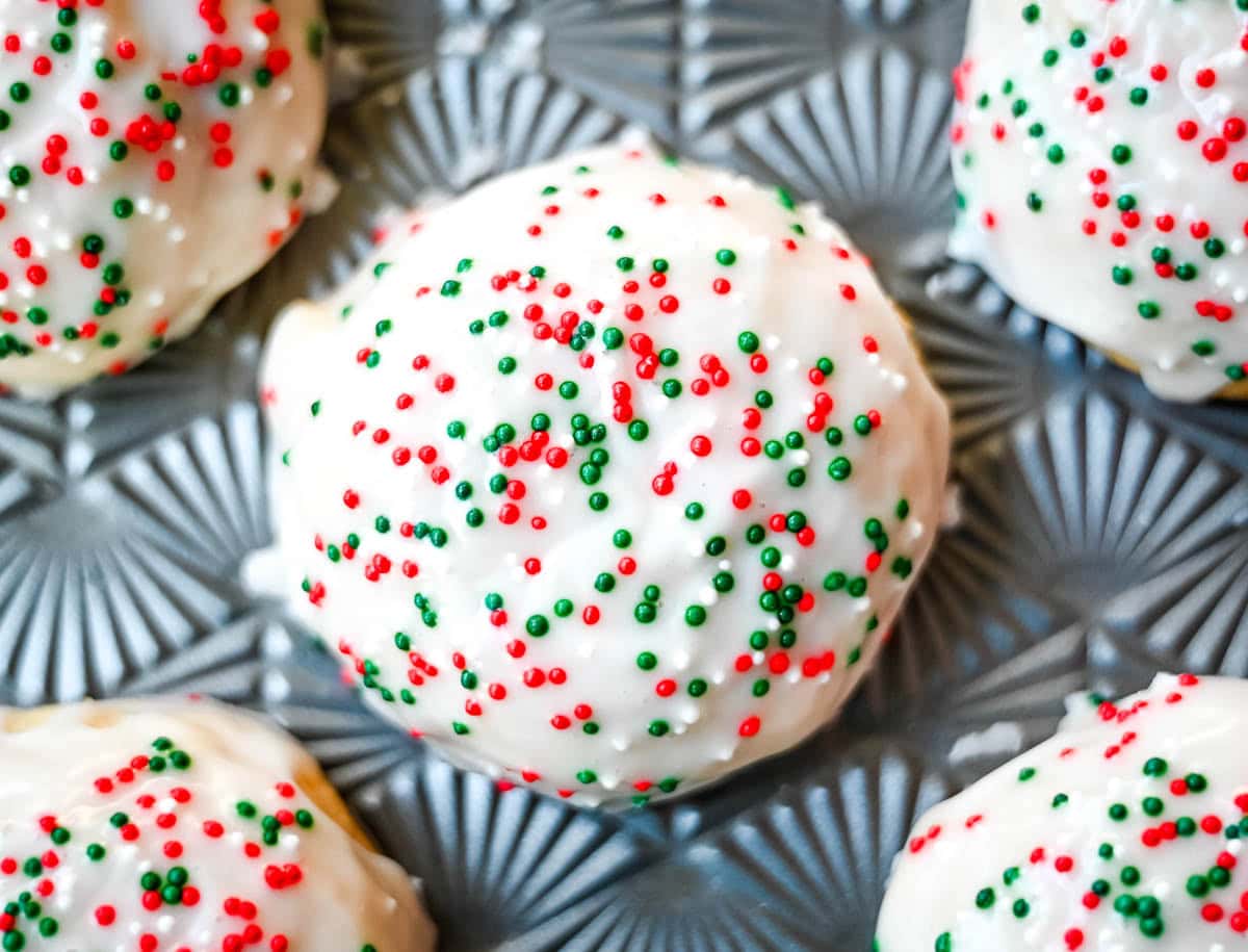Italian ricotta cookies are one of the most popular Italian Christmas cookies, loved for their melt-in-your-mouth, soft texture. These holiday cookies are topped with a sweet glaze and colorful sprinkles, making them a perfect addition to any Christmas cookie platter. Ricotta cookies capture the flavor of classic Italian holiday baking. Whether you’re hosting a Christmas party or sharing homemade gifts, these easy Christmas cookies are guaranteed to stand out on every dessert table.