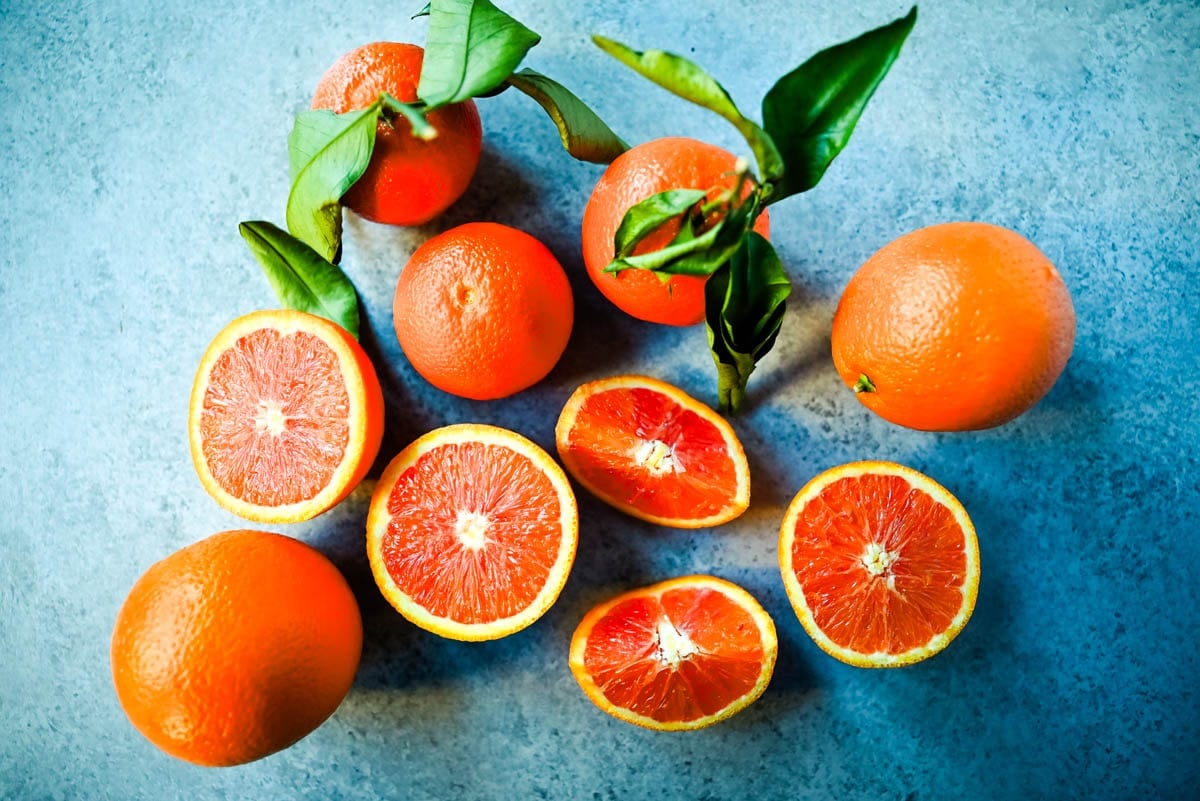 Fresh oranges to make homemade orange cupcakes