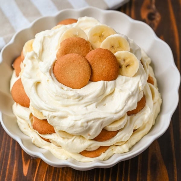 This Magnolia Bakery banana pudding recipe is a creamy, no-bake dessert made with layers of vanilla pudding, fresh bananas, and soft vanilla wafers. Itโs light, fluffy, and perfectly sweet, with a texture that gets even better as it chills. If youโre looking for the best banana pudding recipe with condensed milk, this easy copycat version delivers that classic bakery flavor at home.