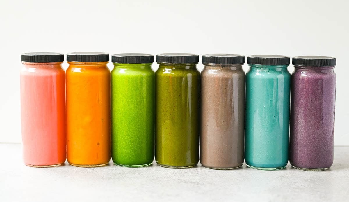 7 easy superfood smoothie recipes packed with fruits, greens, and protein. See how 30 days of daily smoothies changed my energy, digestion, and health — plus simple recipes to start your own smoothie habit today.