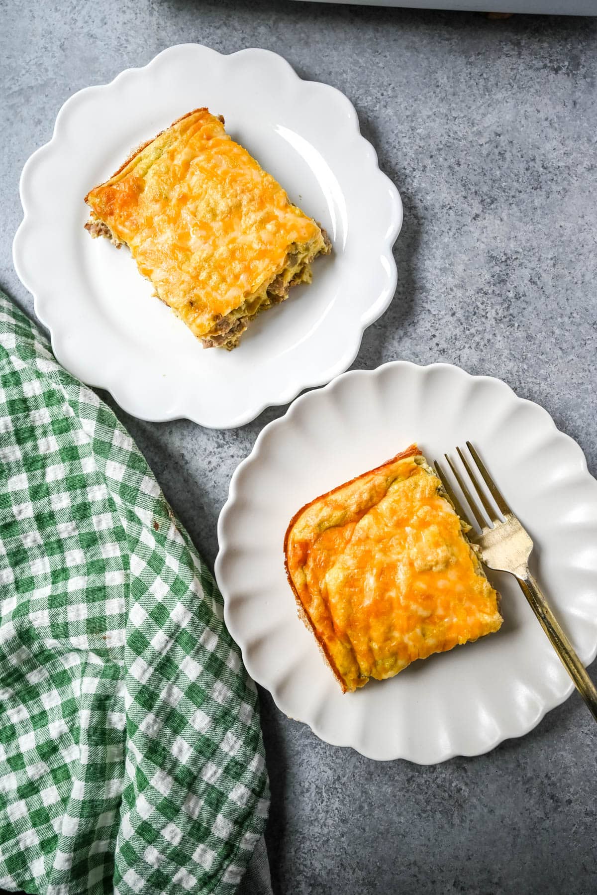 High Protein Turkey Sausage and Green Chile Egg Casserole. This high protein breakfast casserole combines turkey sausage, cottage cheese, cheddar, eggs, and green chiles for a hearty, low-carb make-ahead breakfast. With about 30 grams of protein per serving, this easy egg bake is perfect for meal prep, brunch, or feeding a crowd.