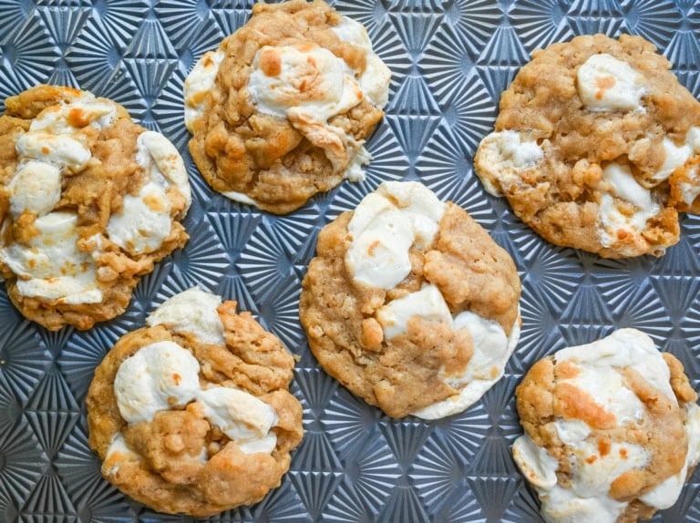 Marshmallow Crispy Cookies (Brown Butter Rice Krispie Treat Cookies ...